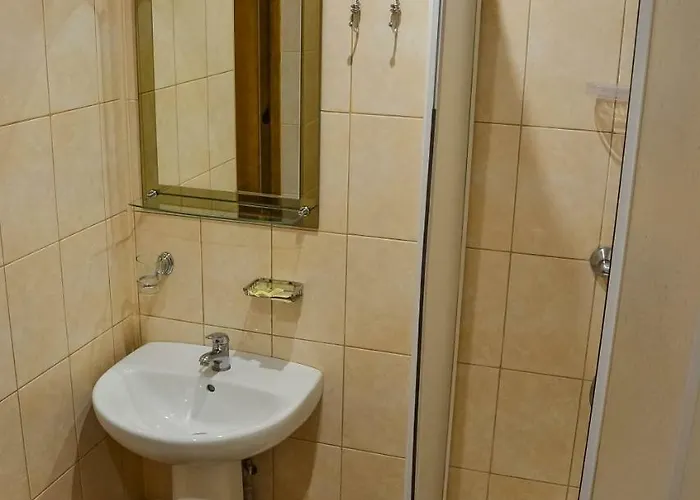 Han/Misafirhane Belstroycentre *